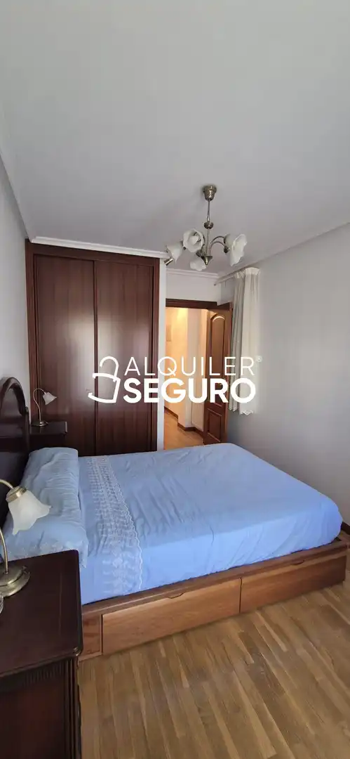 Schlafzimmer von Loft zur Miete in Oviedo  mit Klimaanlage, Heizung und Abstellraum
