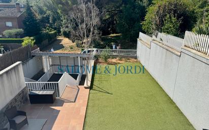 Garden of Single-family semi-detached for sale in Argentona  with Air Conditioner, Heating and Private garden