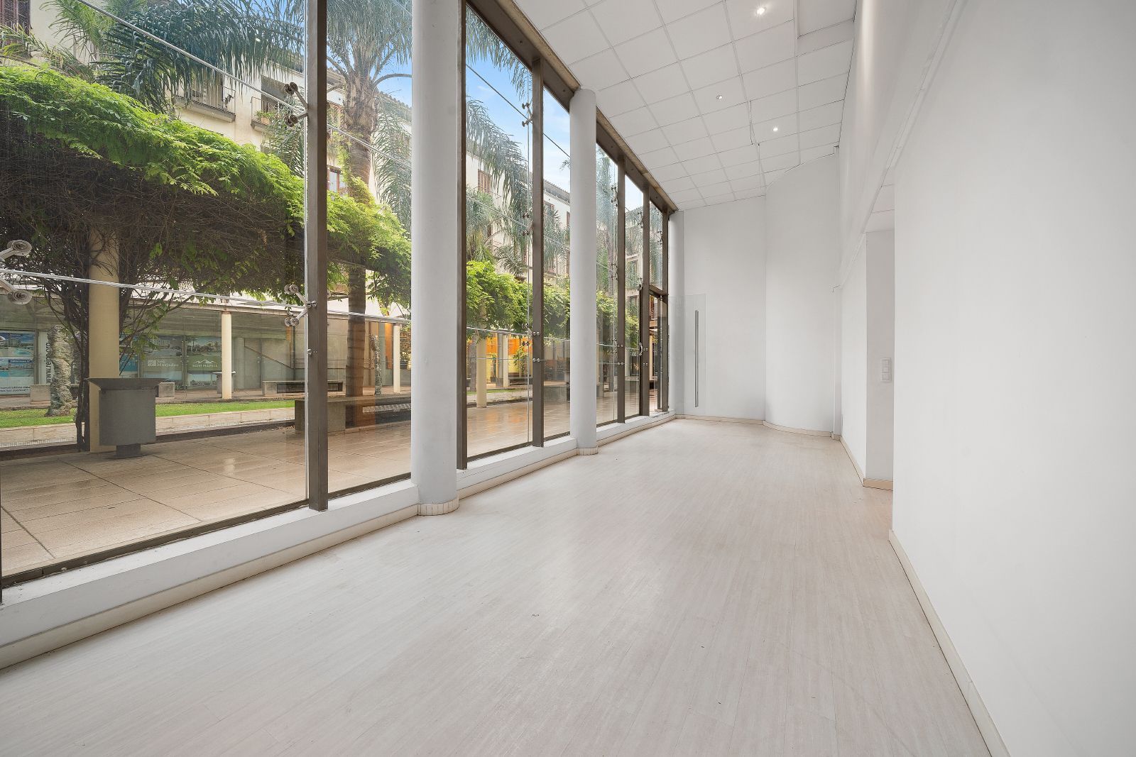 Premises to rent in  Palma de Mallorca  with Air Conditioner and Alarm