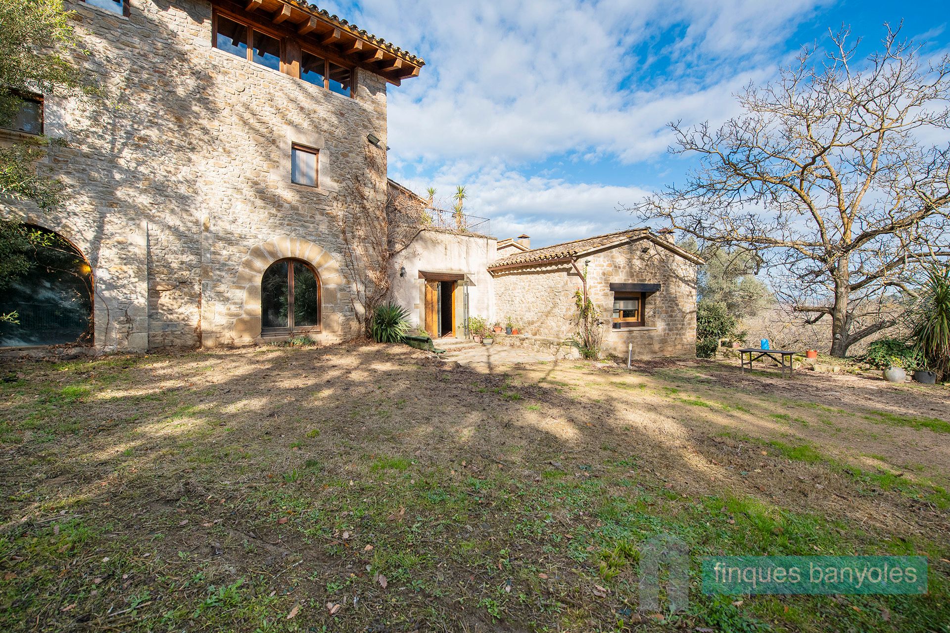 Vista exterior de Finca rústica en venda en Camós amb Calefacció, Jardí privat i Parquet