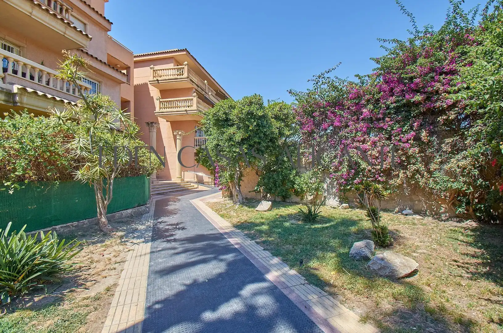 Exterior view of Flat for sale in El Campello  with Air Conditioner, Heating and Private garden