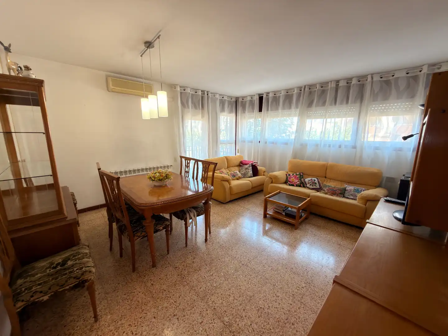 Sala de estar de Piso en venta en Lleida con Calefacción, Trastero y Amueblado
