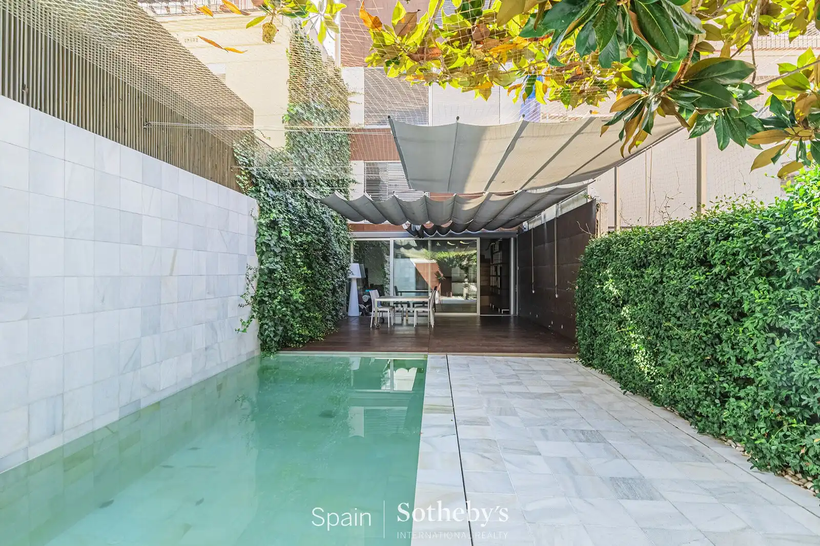 Piscina de Casa o xalet en venda en Barcelona amb Aire condicionat, Jardí privat i Terrassa