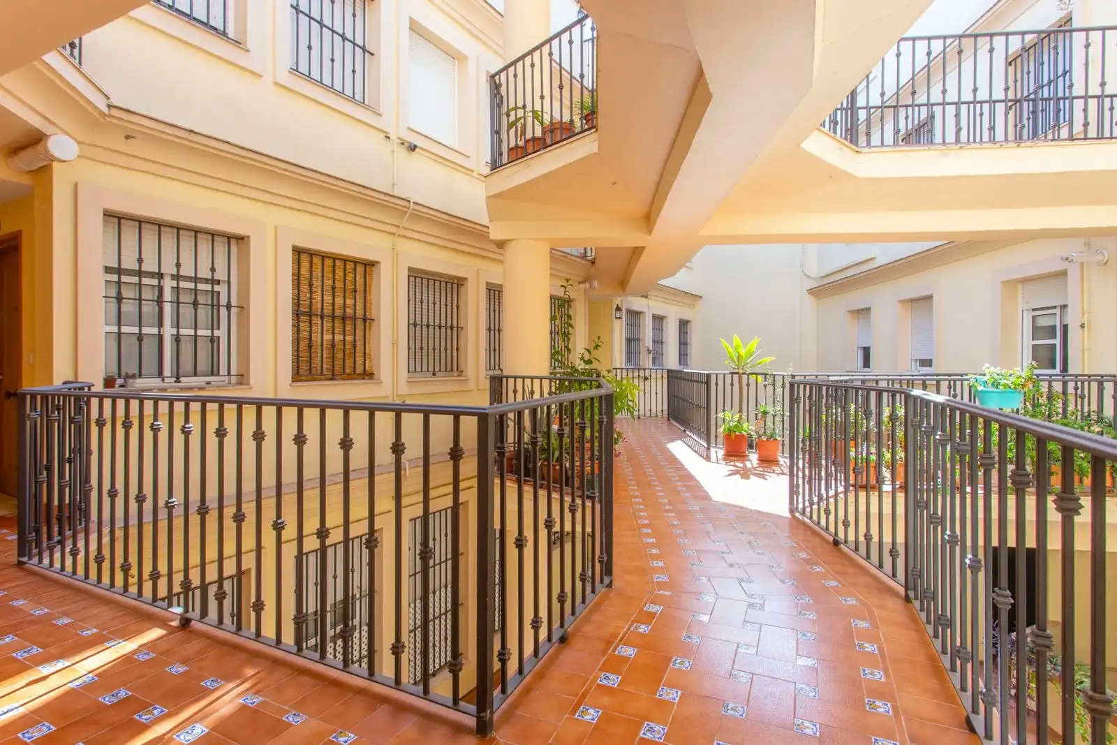 Außenansicht von Wohnung zum Verkauf in Jerez de la Frontera mit Klimaanlage, Heizung und Parkett