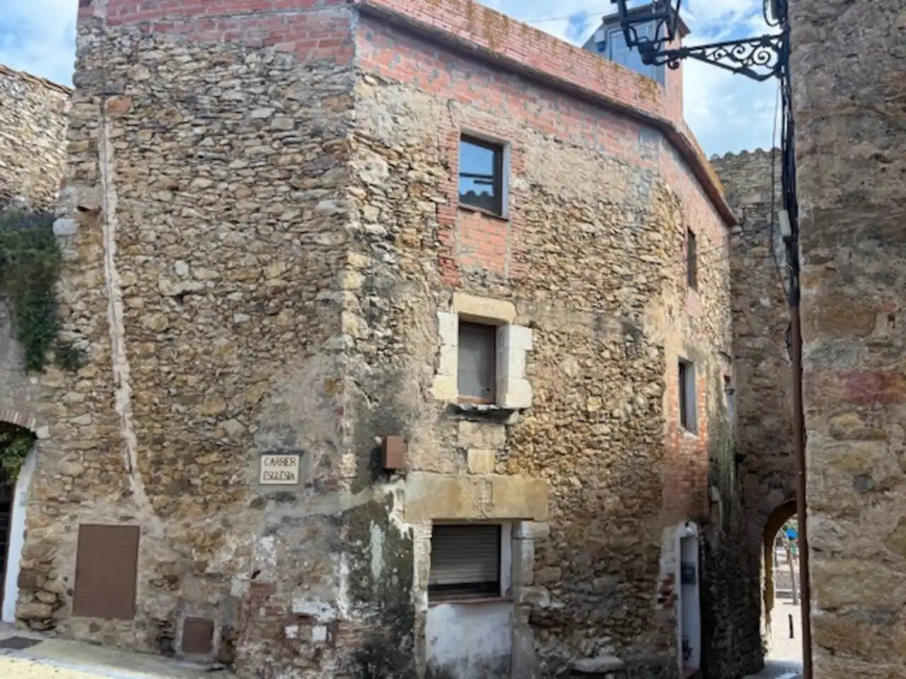 Vista exterior de Casa o xalet en venda en Torrent (Girona) amb Terrassa