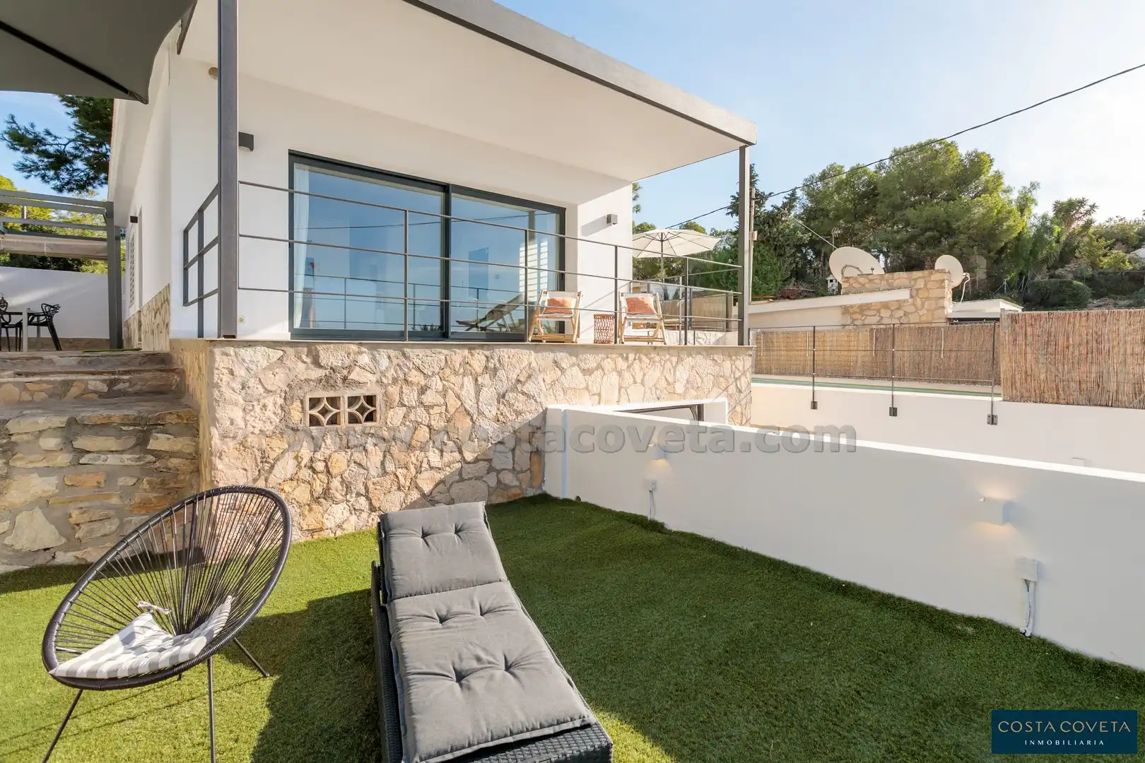 Terrassa de Casa o xalet en venda en El Campello amb Aire condicionat, Jardí privat i Terrassa