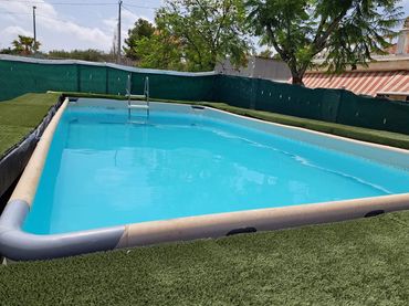 Casa con piscina en venta en Calle Granero