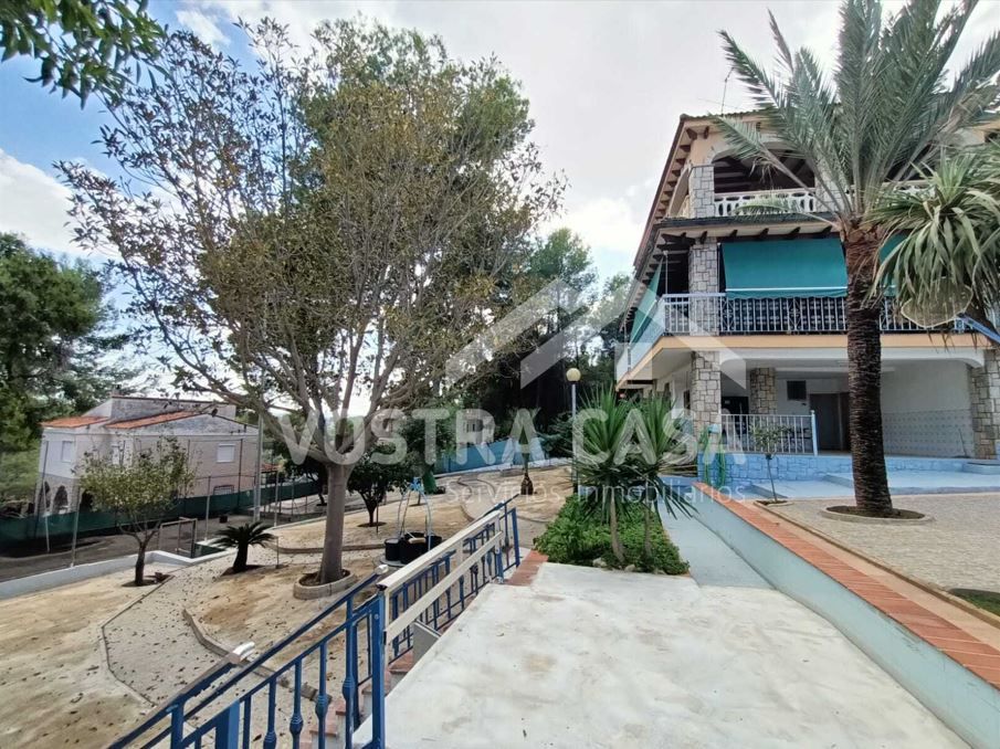 Vista exterior de Casa o xalet en venda en Godelleta amb Aire condicionat i Piscina