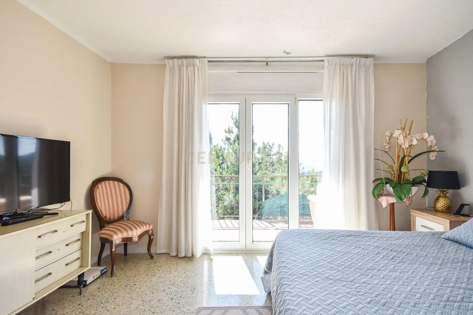 Dormitori de Casa o xalet en venda en Esplugues de Llobregat amb Jardí privat, Traster i Piscina