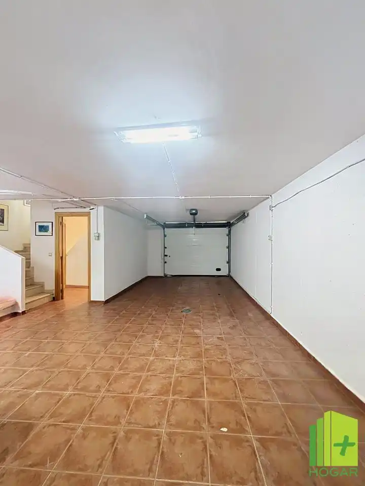 Casa adosada en venta en Jaén con Aire acondicionado, Jardín privado y Terraza