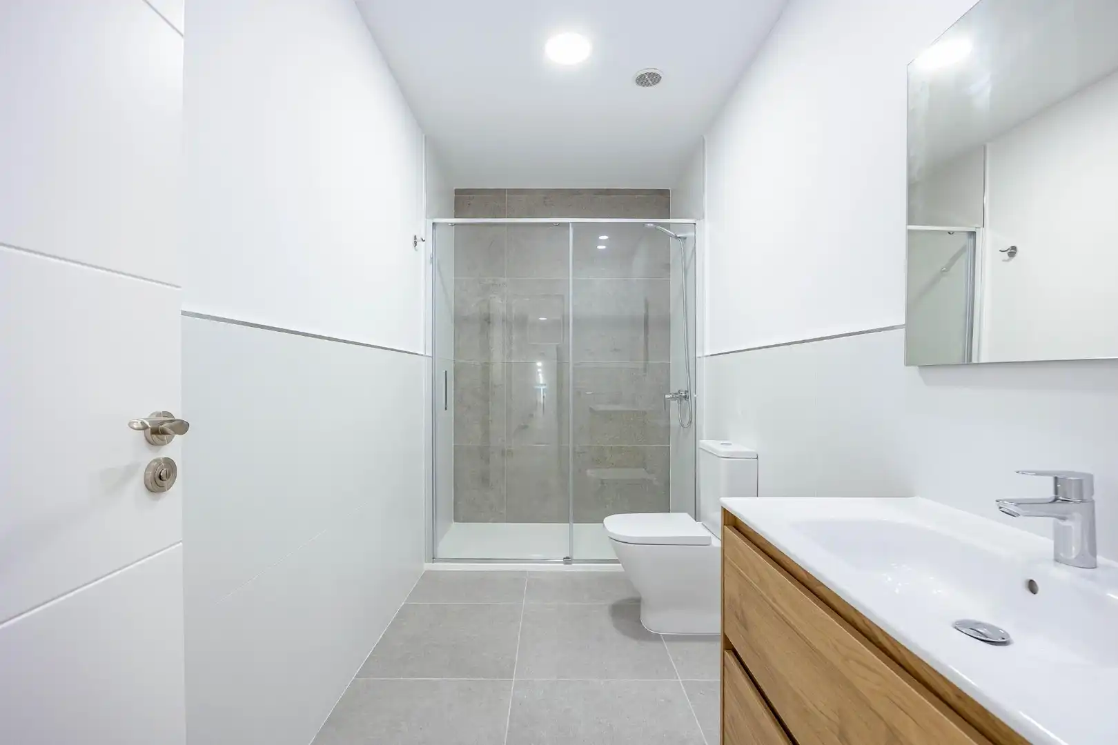 Baño de Piso en venta en Telde con Alarma