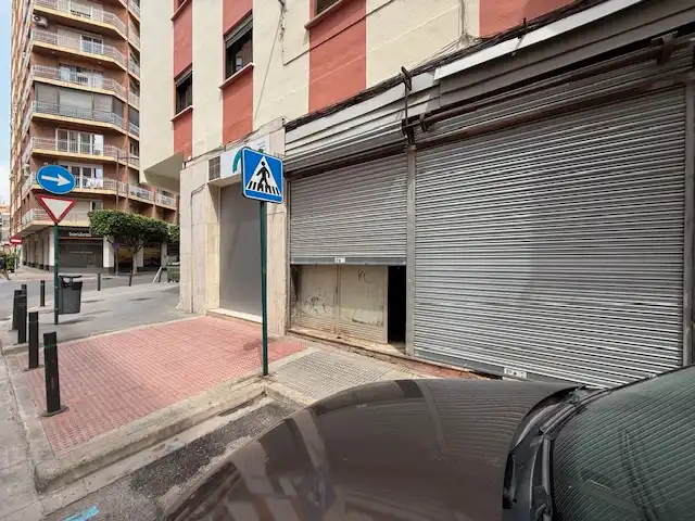 Business premises for sale in Carrer del Treball 10