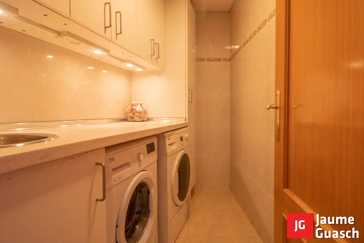 Küche von Wohnung zum Verkauf in Torredembarra mit Klimaanlage, Heizung und Balkon