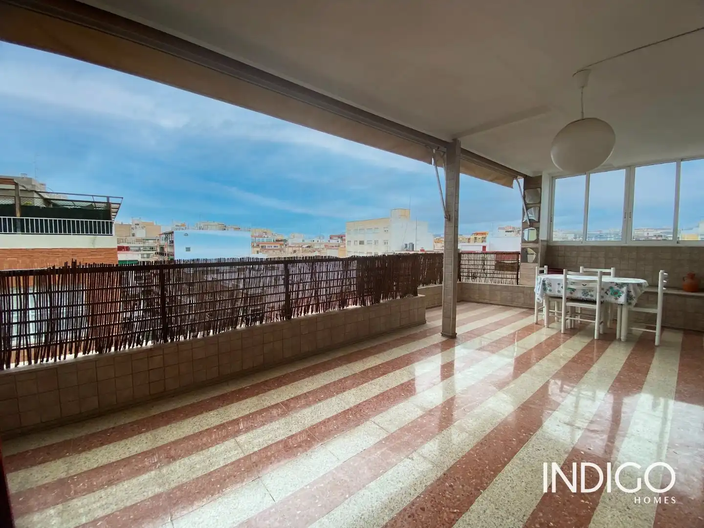Terraza de Ático en venta en Alicante / Alacant con Calefacción, Terraza y Amueblado
