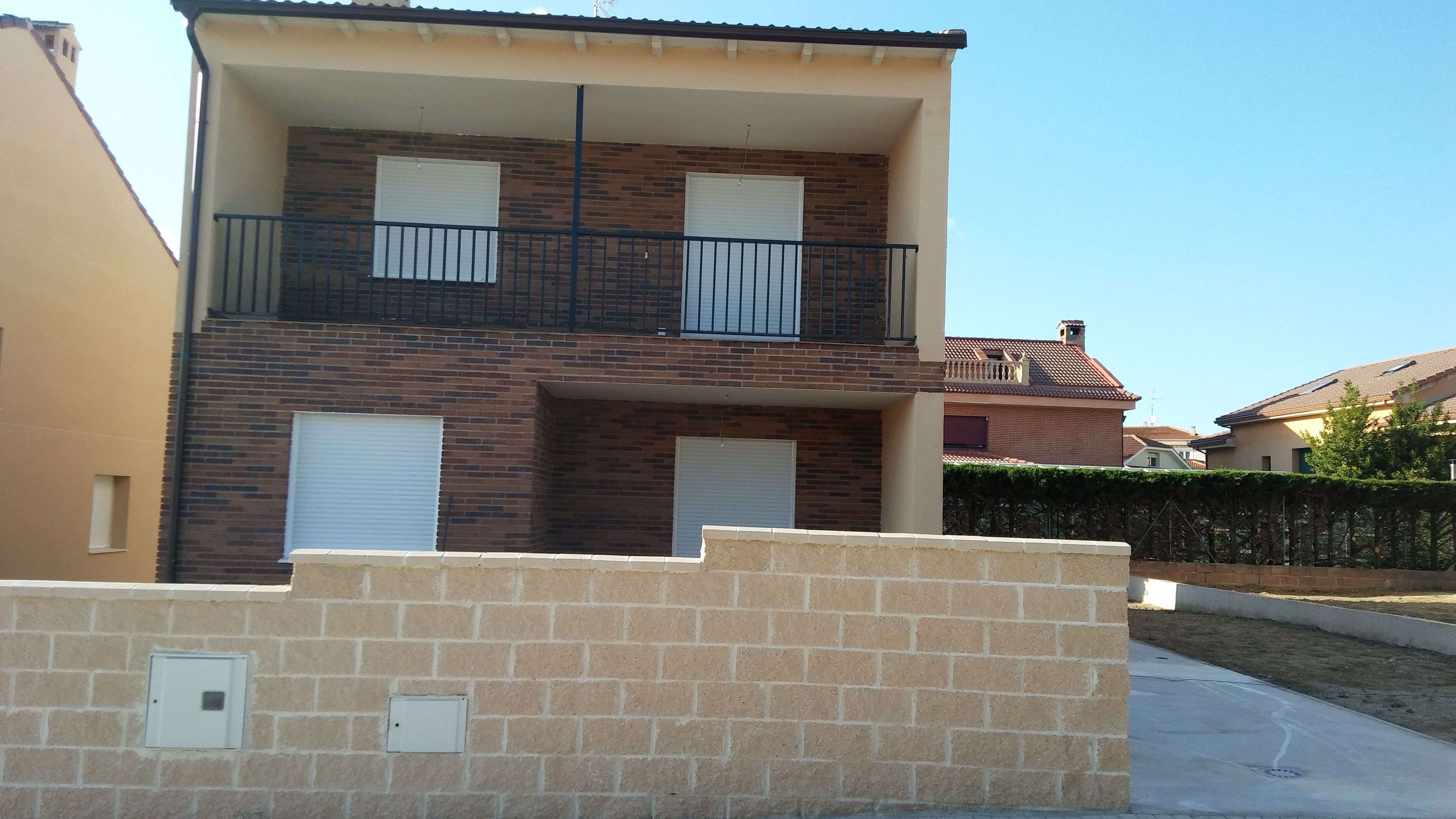Exterior view of House or chalet for sale in La Lastrilla   with Heating, Private garden and Parquet flooring