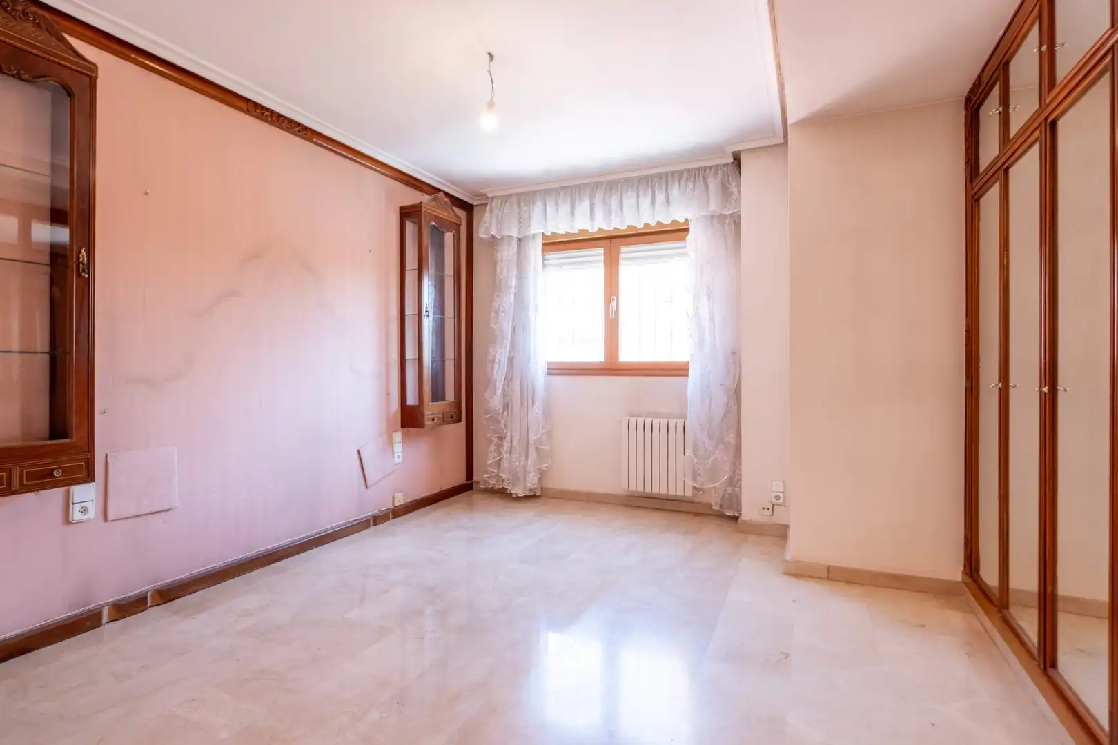 Habitación de Casa o chalet en venta en Zaragoza con Calefacción, Jardín privado y Terraza