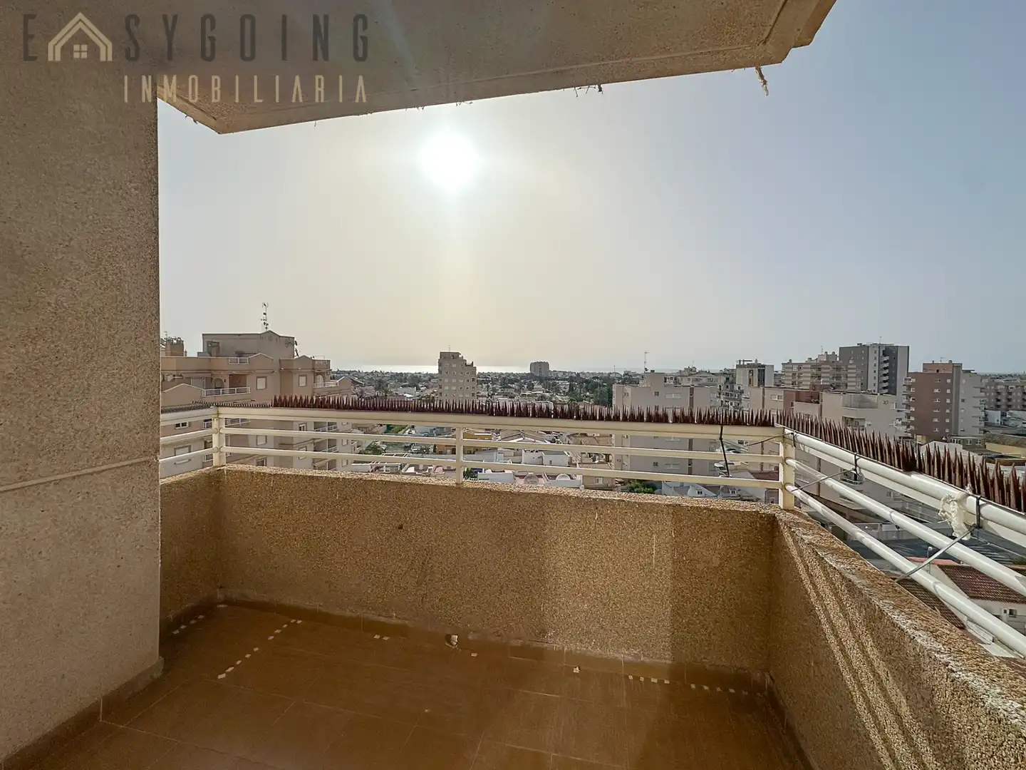 Terraza de Apartamento en venta en Torrevieja con Terraza y Piscina comunitaria