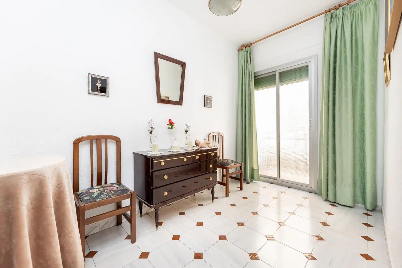 Comedor de Piso en venta en Granada con Terraza y Balcón