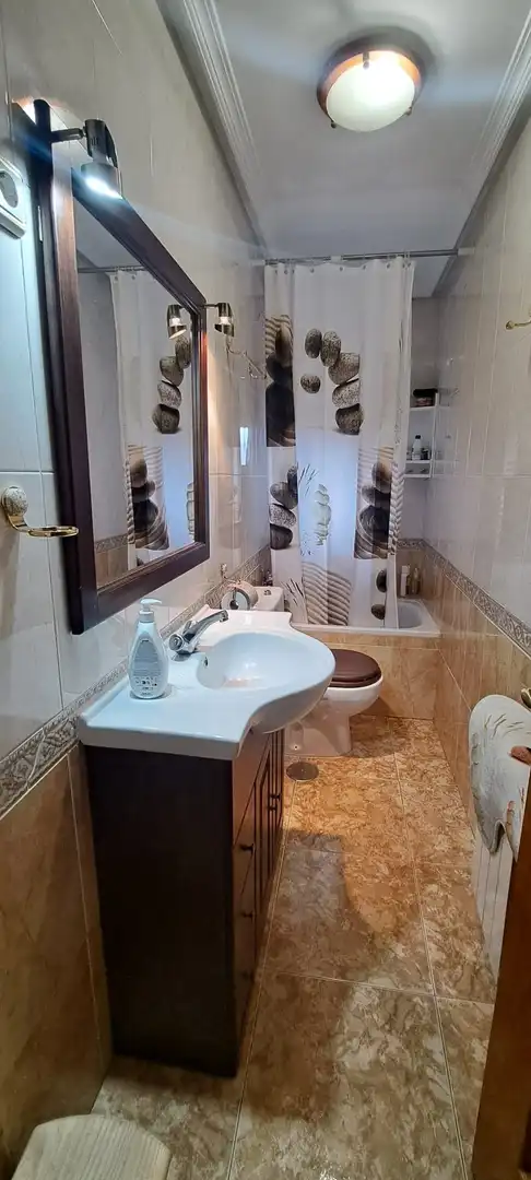 Baño de Casa adosada en venta en Ávila con Calefacción y Amueblado