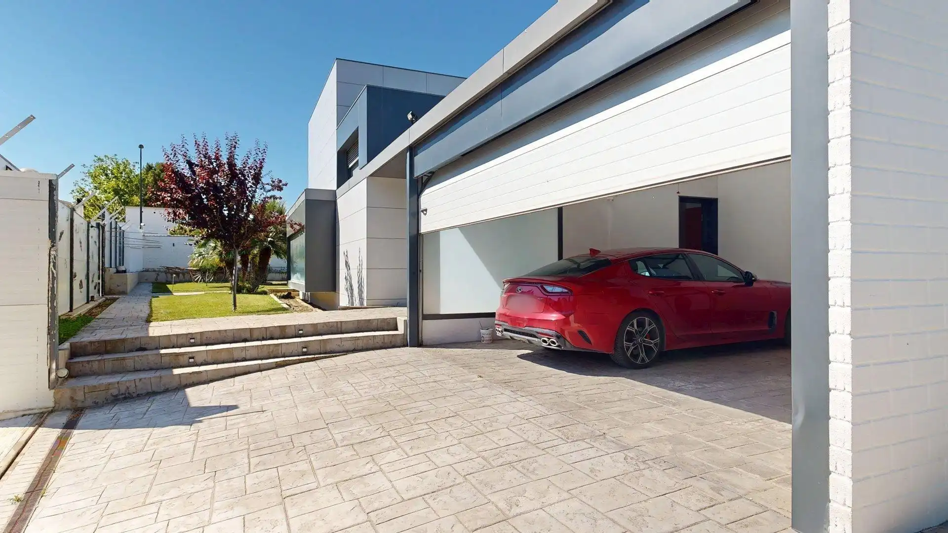 Parking de Casa o chalet en venta en Zaragoza con Aire acondicionado, Calefacción y Jardín privado