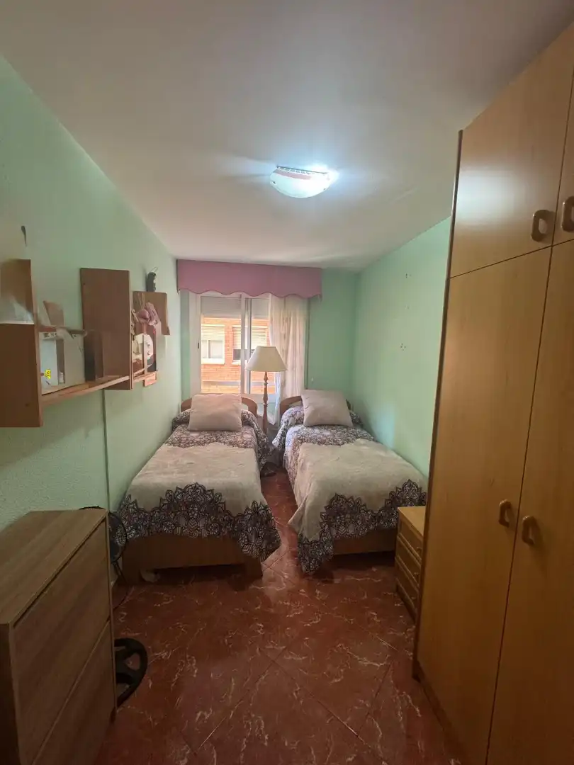 Bedroom of Flat for sale in Salut - Lloreda