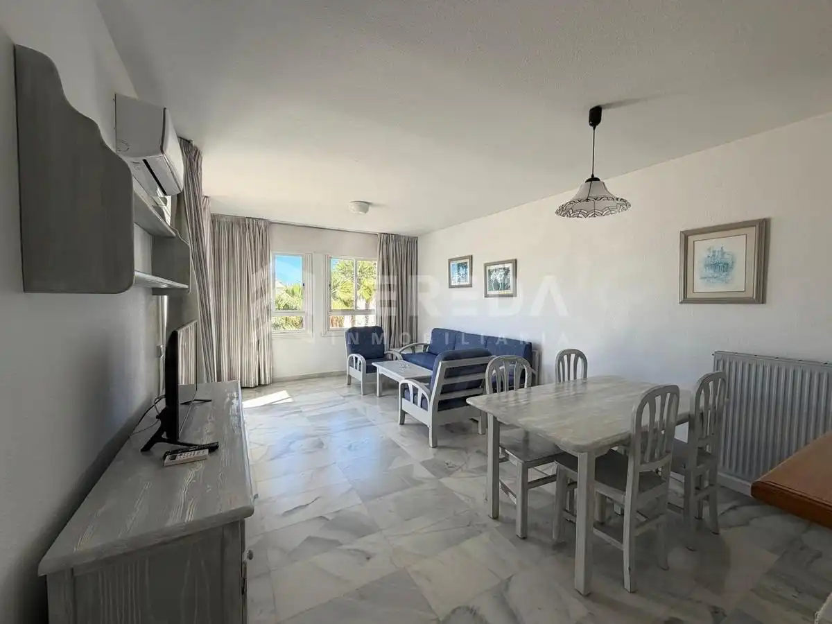 Sala de estar de Apartamento en venta en Roquetas de Mar con Aire acondicionado, Terraza y Piscina comunitaria