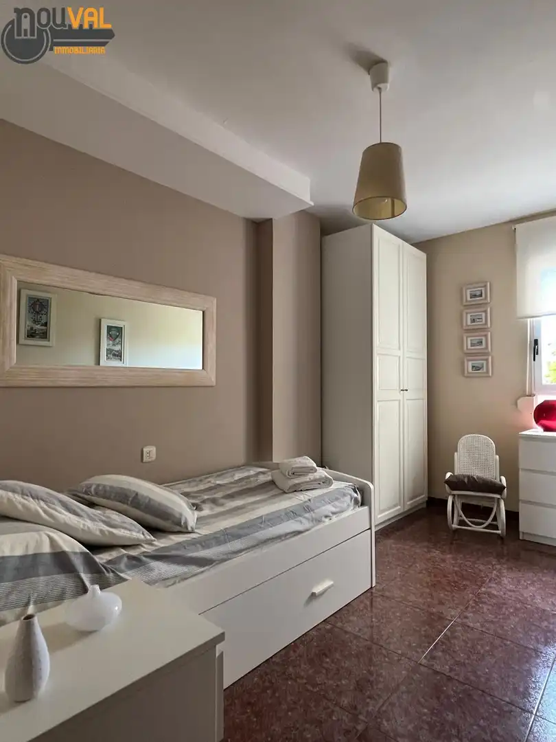 Habitación de Casa adosada de alquiler en Cullera con Terraza, Amueblado y Balcón