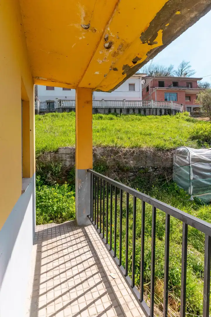 Vista exterior de Casa o xalet en venda en Cangas del Narcea amb Calefacció, Jardí privat i Terrassa