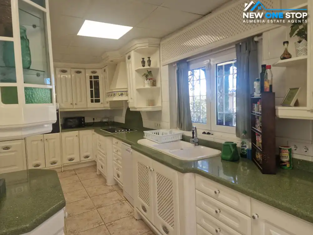 Cocina de Casa o chalet en venta en Mojácar con Aire acondicionado, Calefacción y Jardín privado