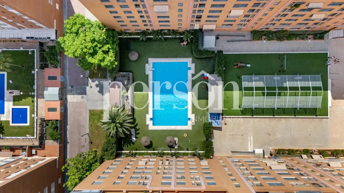 Piscina de Ático en venta en Valencia con Aire acondicionado, Terraza y Trastero