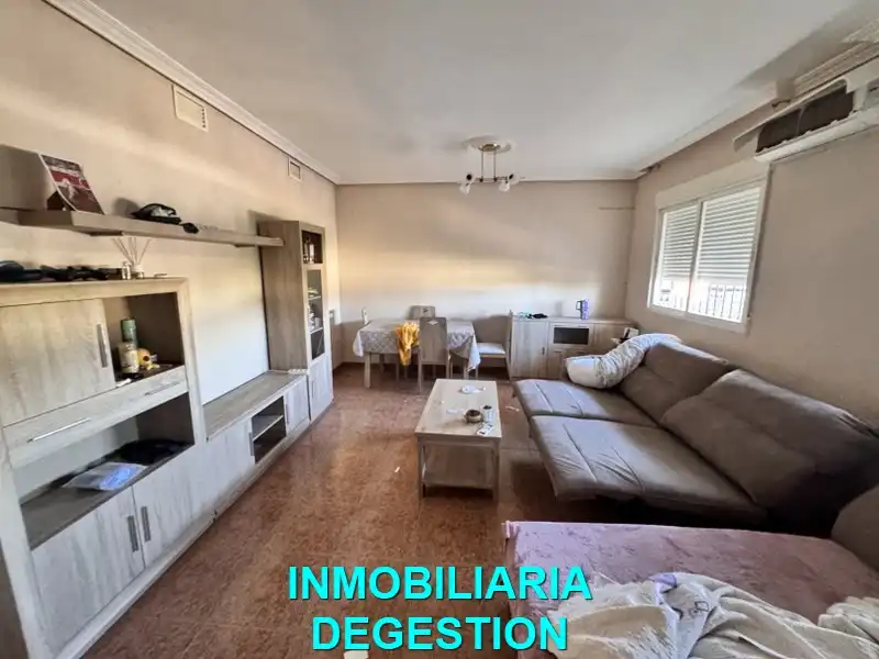 Sala d'estar de Casa o xalet en venda en Linares amb Aire condicionat, Jardí privat i Piscina