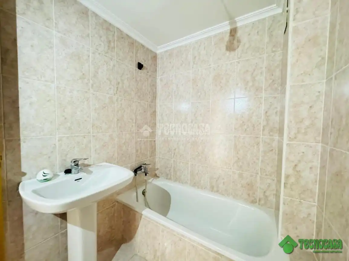 Baño de Piso en venta en Pozo Cañada con Calefacción y Terraza