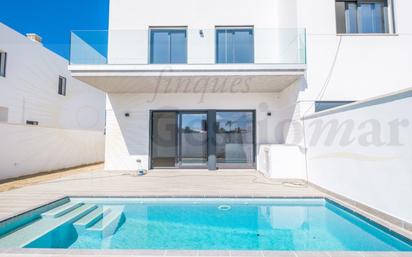 Piscina de Casa o xalet en venda en Cambrils amb Aire condicionat, Jardí privat i Terrassa