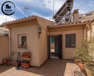 Vista exterior de Casa o xalet en venda en  Granada Capital amb Aire condicionat, Terrassa i Balcó