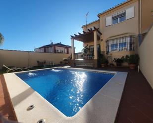 Swimming pool of Single-family semi-detached for sale in  Córdoba Capital  with Air Conditioner, Private garden and Parquet flooring