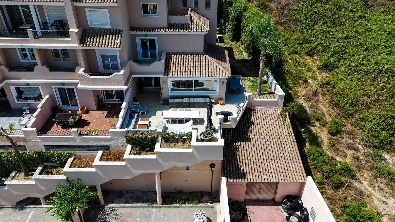 Vista exterior de Casa adosada en venta en Manilva con Aire acondicionado, Piscina y Amueblado