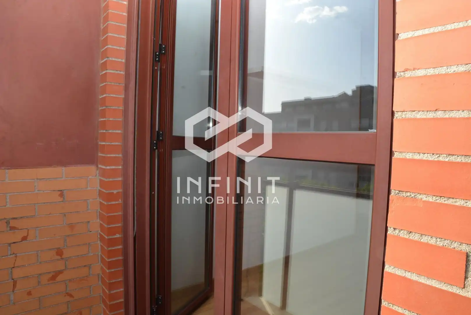 Vista exterior de Piso en venta en Guadalajara con Calefacción, Terraza y Trastero
