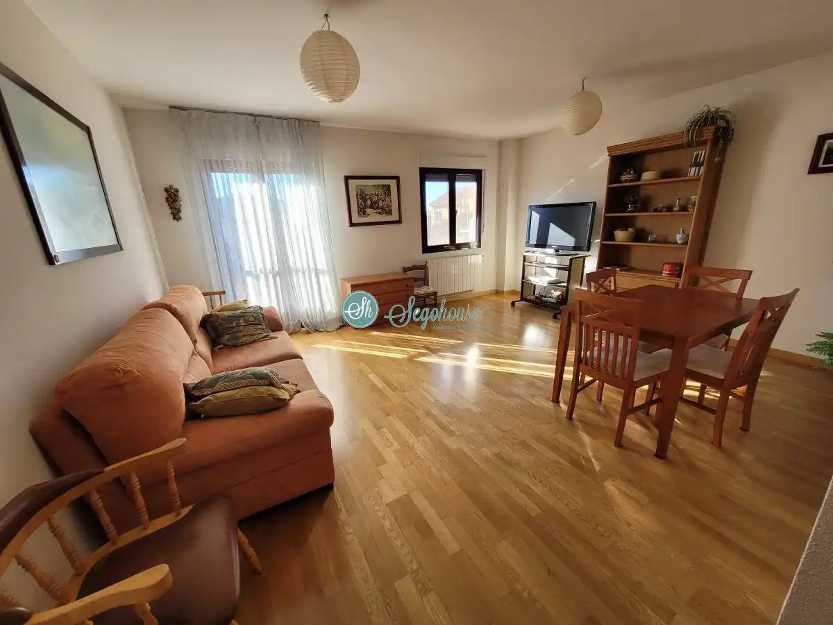 Living room of Flat for sale in Palazuelos de Eresma  with Heating, Storage room and Community pool