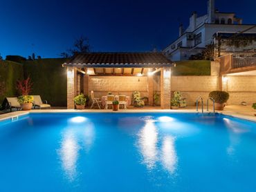 Terraced house with pool for sale in Peligros