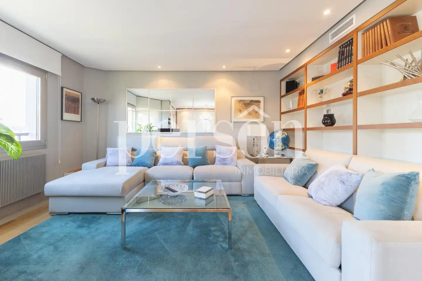Penthouse with terrace to rent in L'Eixample