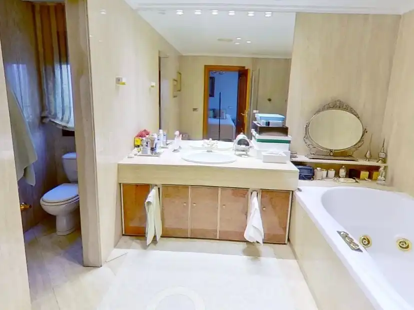 Baño de Casa o chalet en venta en Las Rozas de Madrid con Aire acondicionado, Calefacción y Jardín privado