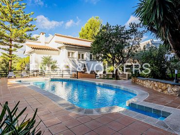 Casa amb balcó en venda a Urbanitzacions de Llevant