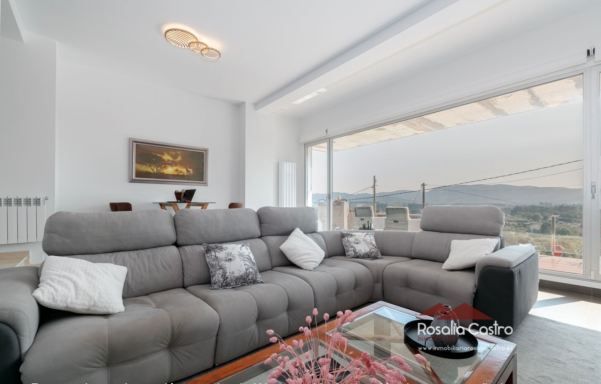 Sala d'estar de Casa o xalet en venda en Nigrán amb Calefacció, Jardí privat i Parquet