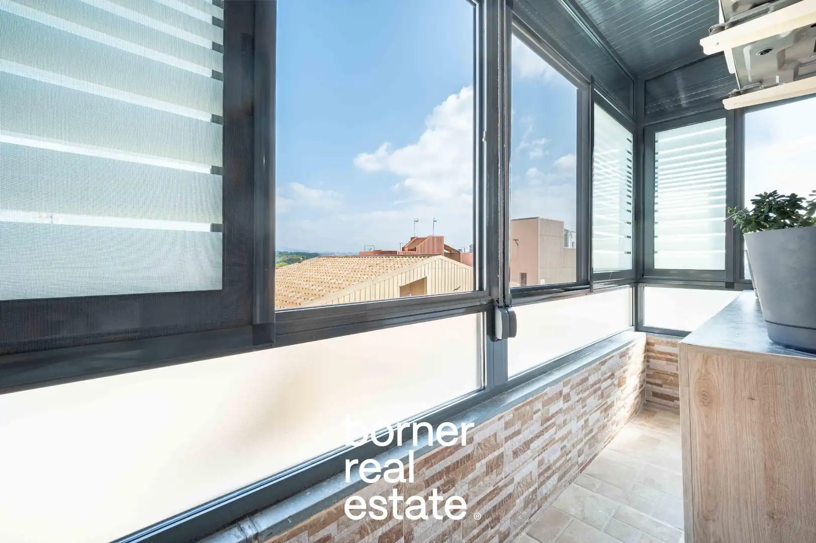 Vista exterior de Àtic en venda en Sabadell amb Aire condicionat, Calefacció i Terrassa