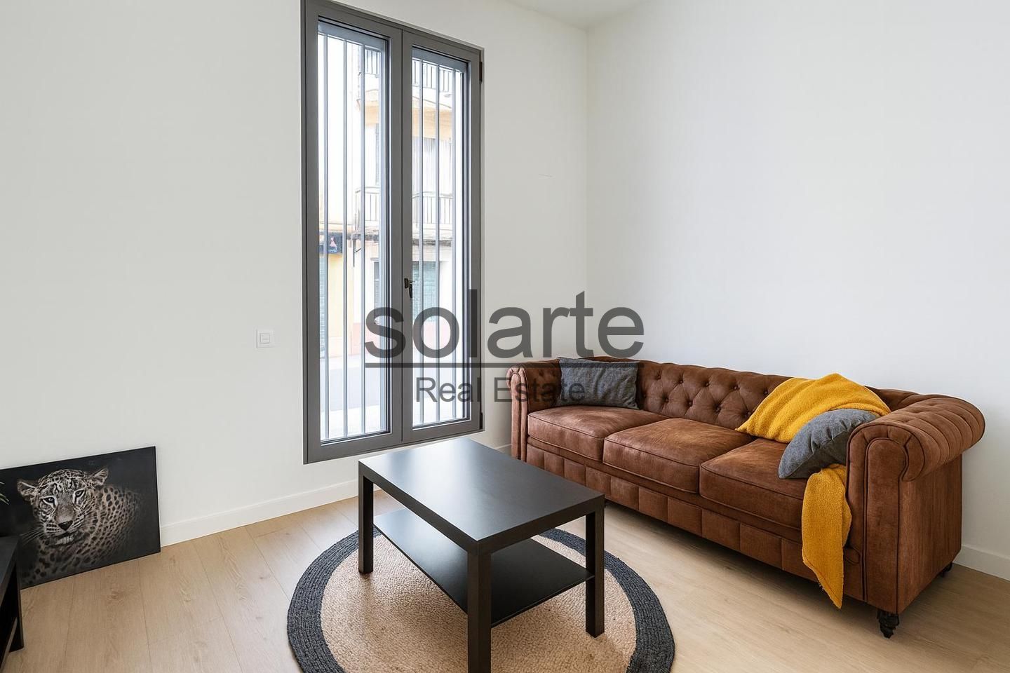 Sala d'estar de Dúplex en venda en L'Hospitalet de Llobregat amb Aire condicionat i Terrassa
