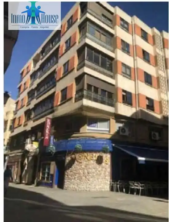 Vista exterior de Loft en venda en Albacete amb Calefacció i Balcó