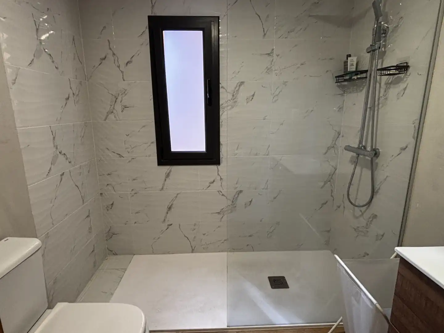 Bathroom of Flat for sale in Terrassa  with Air Conditioner, Heating and Parquet flooring
