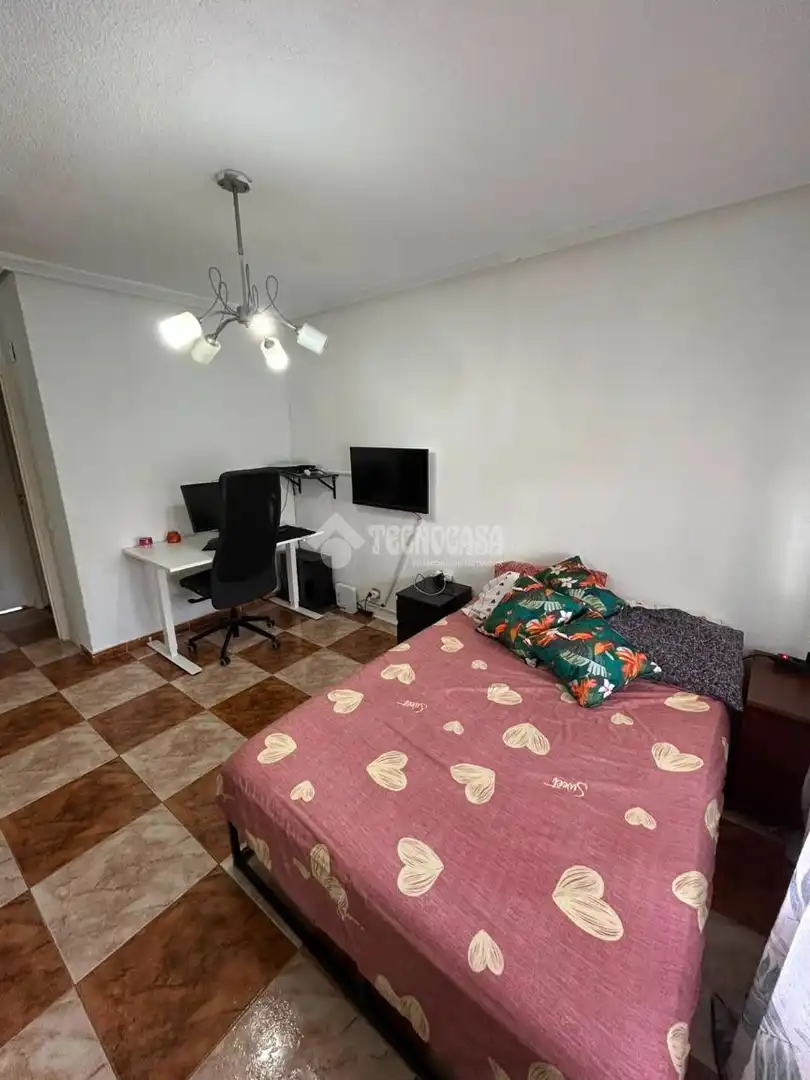 Schlafzimmer von Wohnung zum Verkauf in Coslada