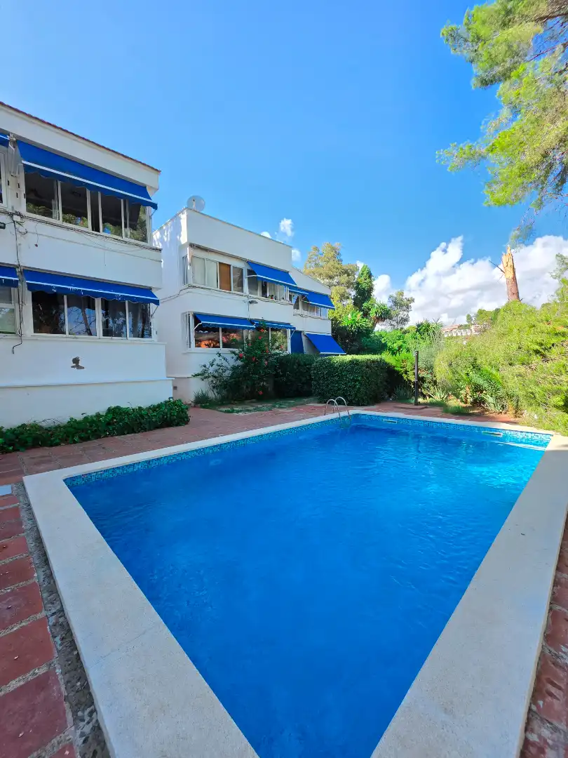 Piscina de Estudio en venta en Tarragona con Amueblado y Piscina comunitaria