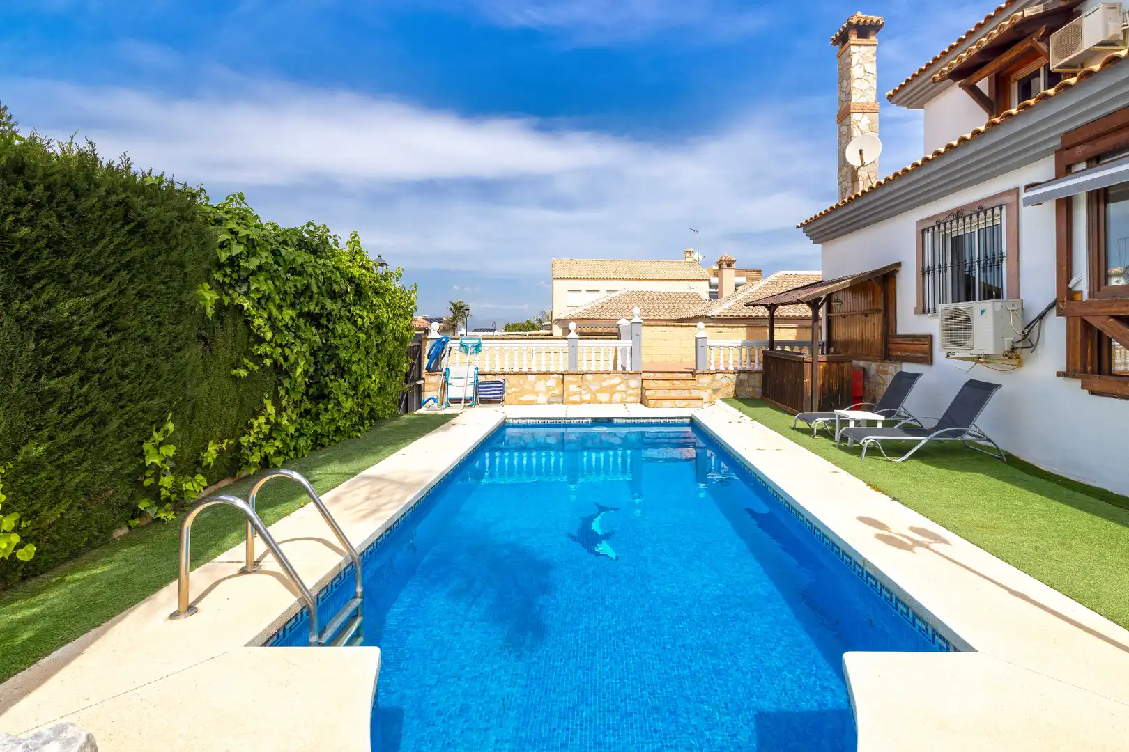 Piscina de Casa o xalet en venda en Alhaurín de la Torre amb Aire condicionat, Calefacció i Jardí privat